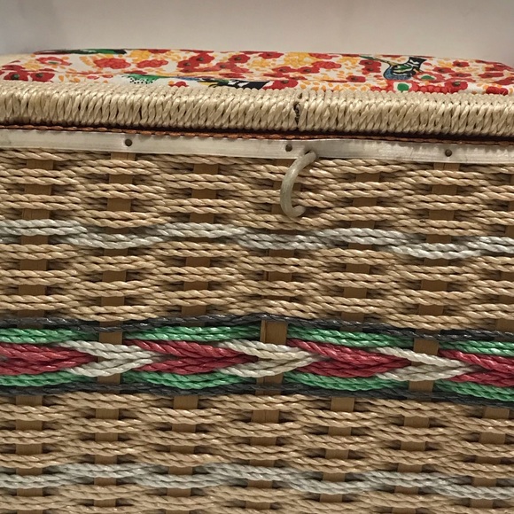 Vintage Birds & Floral Woven Wicker Sewing Basket - Picture 7 of 16